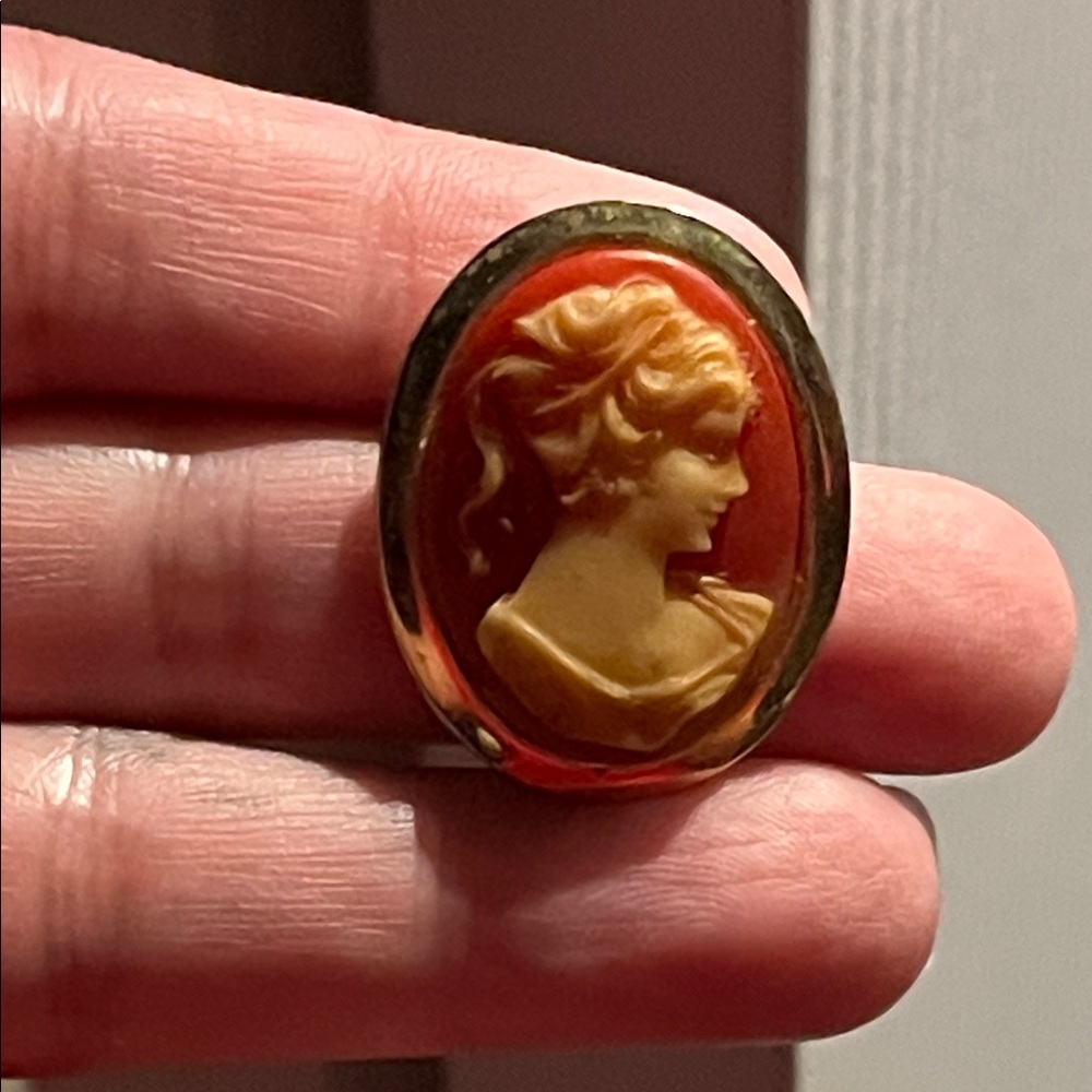 Victorian Revival Cameo Brooch w/ Classic lady profile
